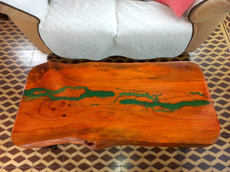 Mesa madera y hierro resinada
